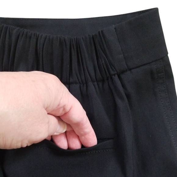 Vince Women's V3708-21282 Black Pull On Pleated Crop Pants Size Medium NWOT - Picture 9 of 14